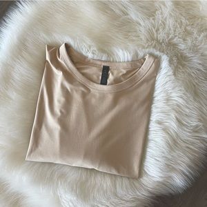 Lululemon Fundamental Tee